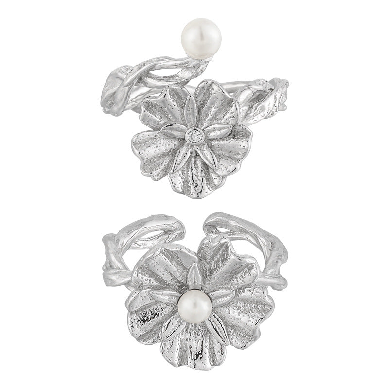 Botanic Chic: Beautiful Elegant 925 Sterling Silver Flowered Ring with Shell Pearls